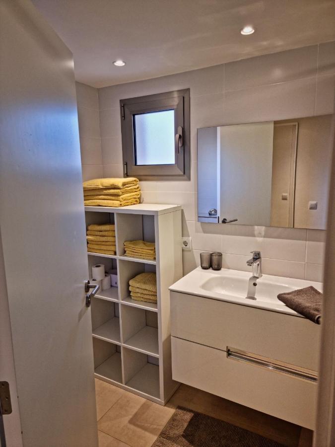 Cozy Apartment With A Fantastic Sea View กาลามิยอร์ ภายนอก รูปภาพ