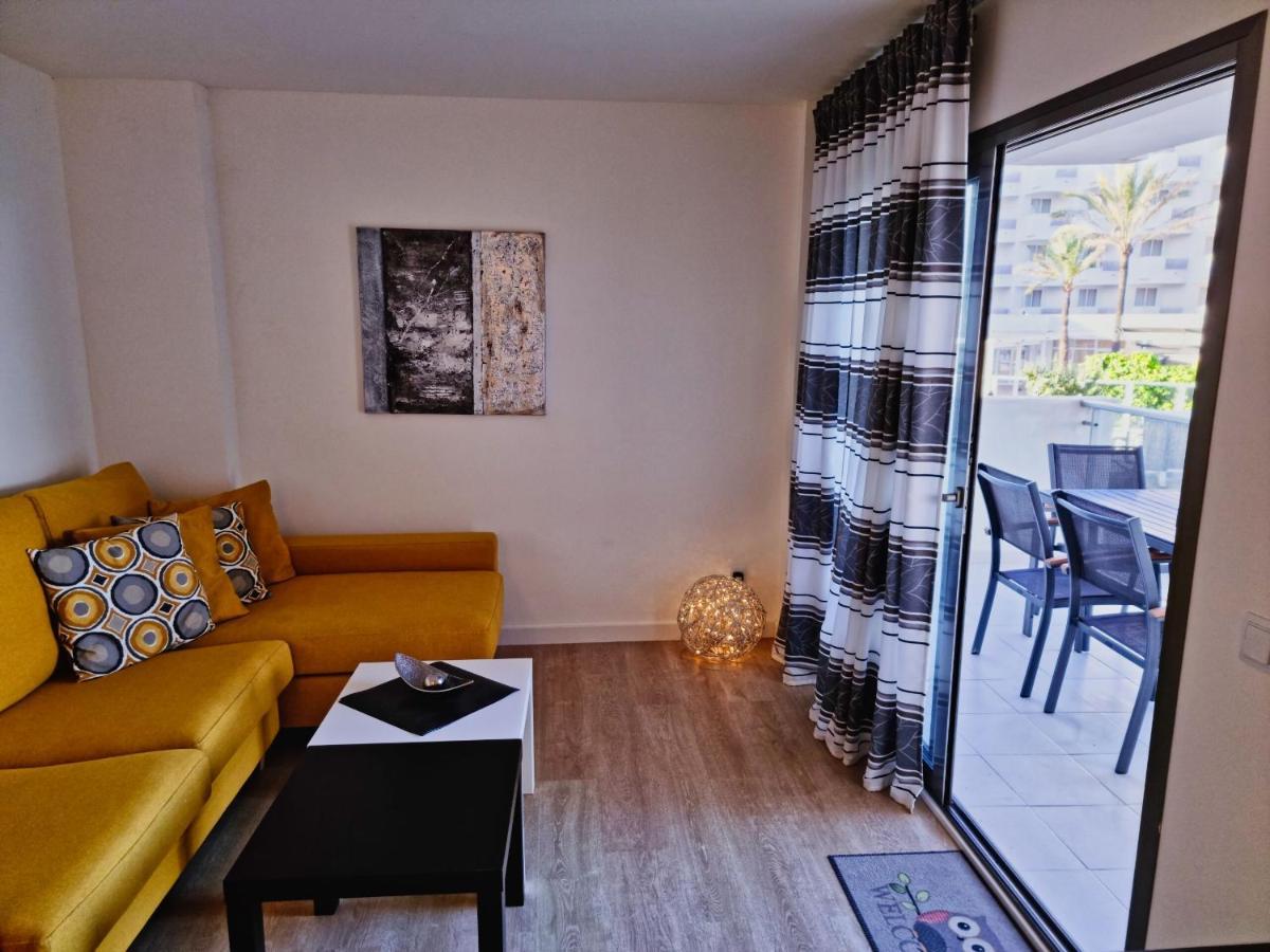 Cozy Apartment With A Fantastic Sea View กาลามิยอร์ ภายนอก รูปภาพ